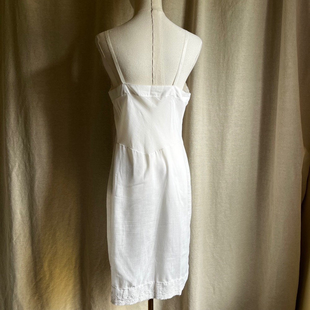 Vintage White Embroidered Slip Dress Nylon Lingerie Midi Nightgown XS - Picture 4 of 7